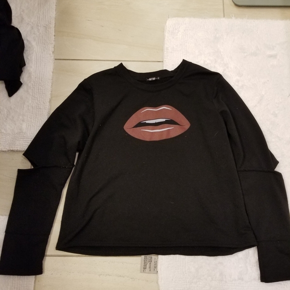 knit riot Tops - Lip sweater